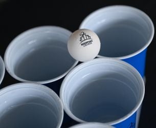 verre bleu pout tournoi de beer pong