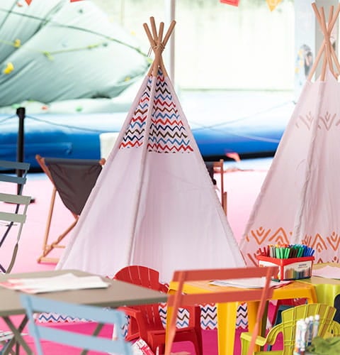 tipi et espace de jeu pour enfants