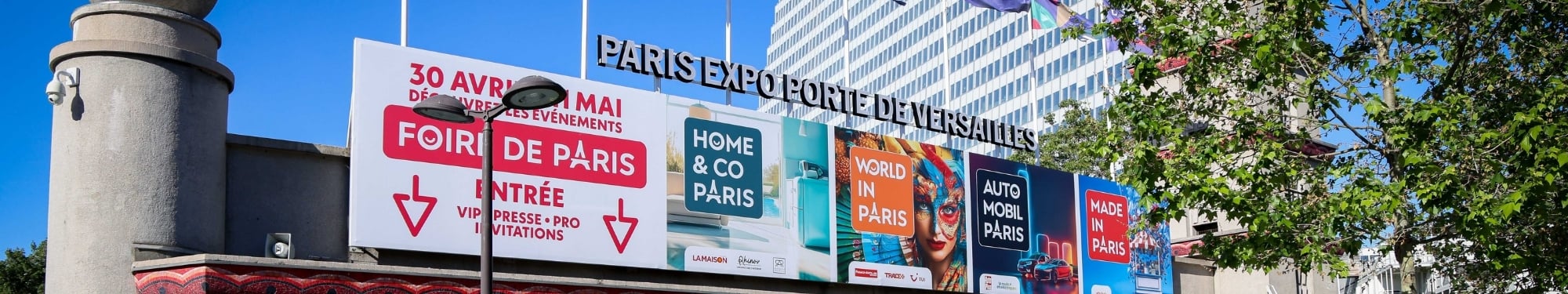 entree de la foire avec affiches des 4 événements